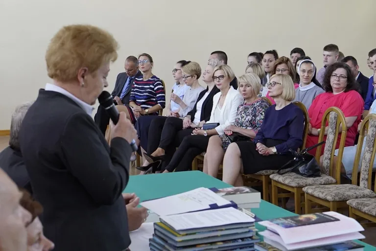 Uczniowie "Ekonomika" rozpoczęli wakacje (zdjęcia)