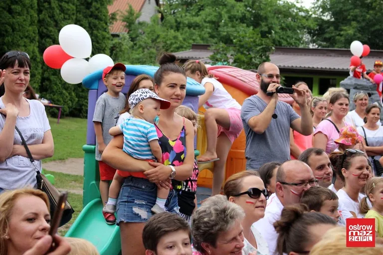 Przedszkolny piknik rodzinny z kapitalnym spektaklem (zdjęcia, wideo)