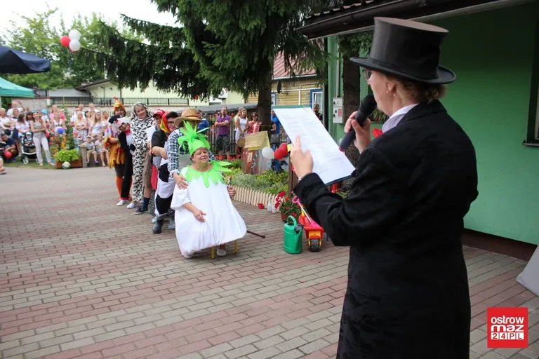 Przedszkolny piknik rodzinny z kapitalnym spektaklem (zdjęcia, wideo)