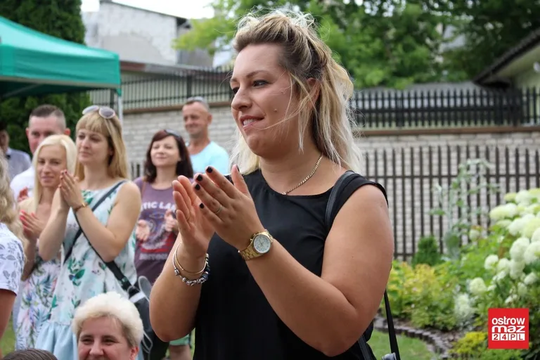 Przedszkolny piknik rodzinny z kapitalnym spektaklem (zdjęcia, wideo)