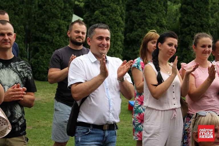Przedszkolny piknik rodzinny z kapitalnym spektaklem (zdjęcia, wideo)
