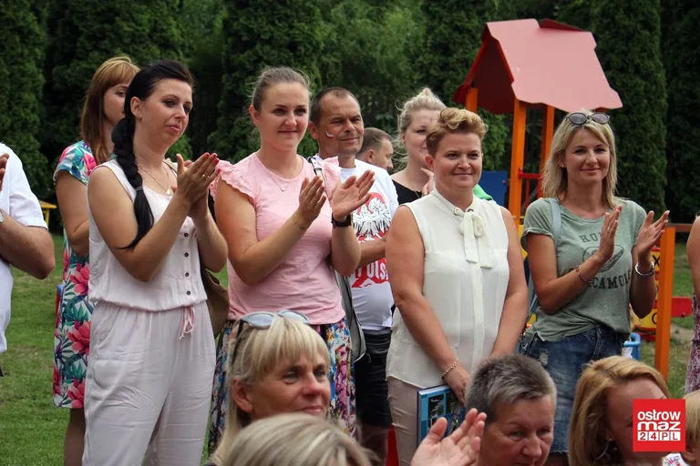 Przedszkolny piknik rodzinny z kapitalnym spektaklem (zdjęcia, wideo)