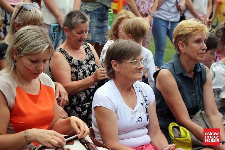 Przedszkolny piknik rodzinny z kapitalnym spektaklem (zdjęcia, wideo)