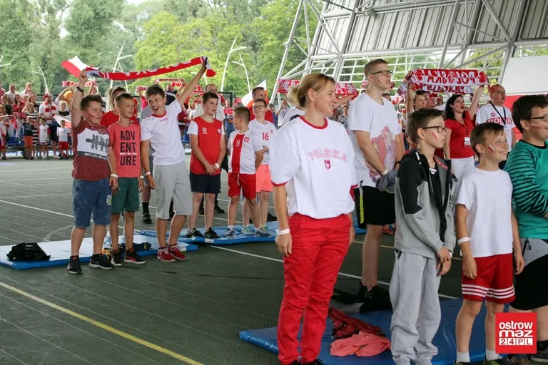 Ostrowianie dopingowali biało-czerwonych (zdjęcia)