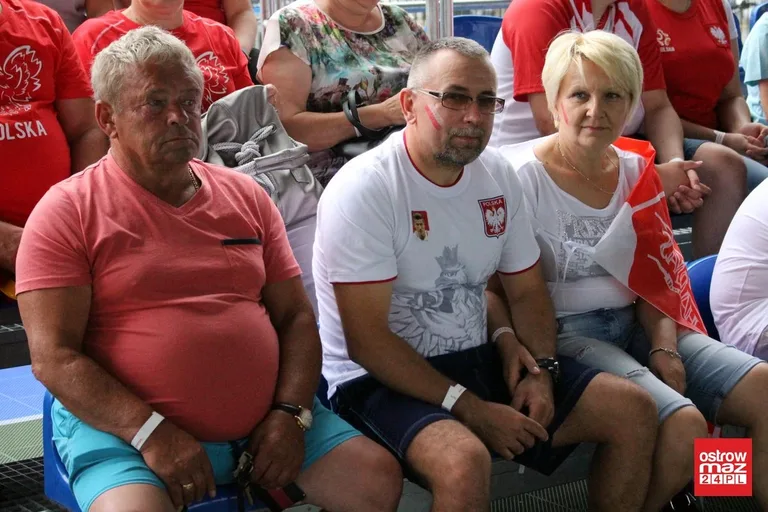Ostrowianie dopingowali biało-czerwonych (zdjęcia)