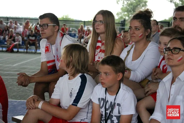 Ostrowianie dopingowali biało-czerwonych (zdjęcia)