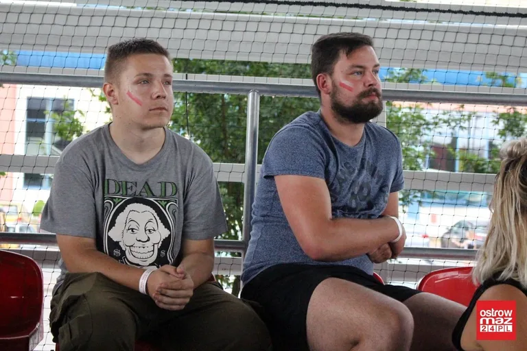 Ostrowianie dopingowali biało-czerwonych (zdjęcia)
