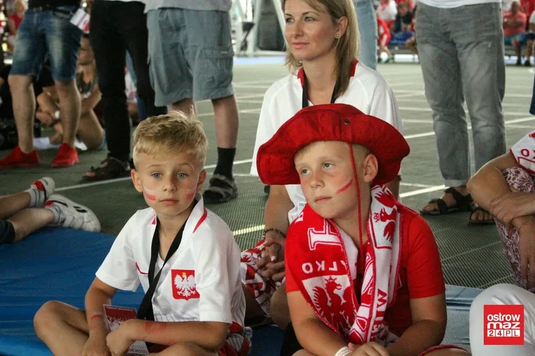 Ostrowianie dopingowali biało-czerwonych (zdjęcia)