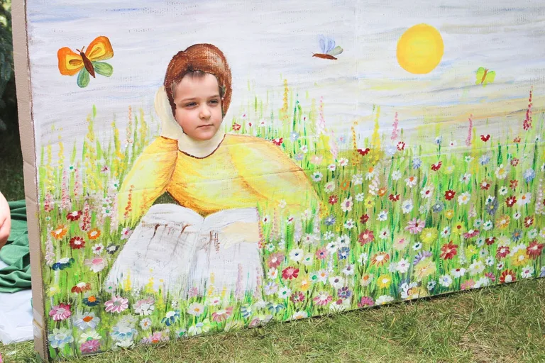 Zabawa z Teatrem Narwal podczas Pikniku z Książką (zdjęcia)