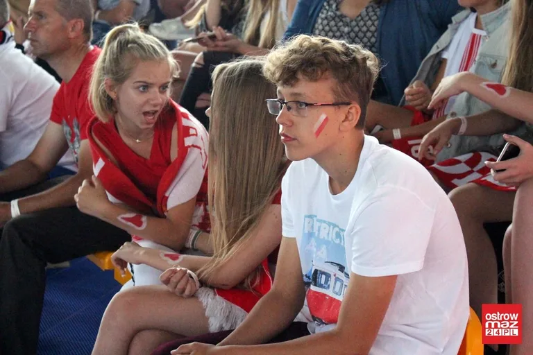 Ostrowianie dopingowali biało-czerwonych (zdjęcia)