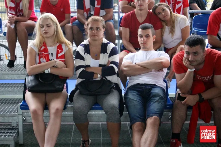 Ostrowianie dopingowali biało-czerwonych (zdjęcia)