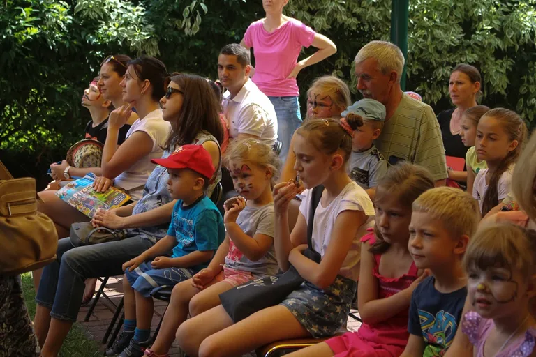 "Siedmiomilowe buty" na letniej scenie biblioteki (zdjęcia)