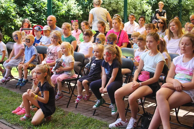 "Siedmiomilowe buty" na letniej scenie biblioteki (zdjęcia)
