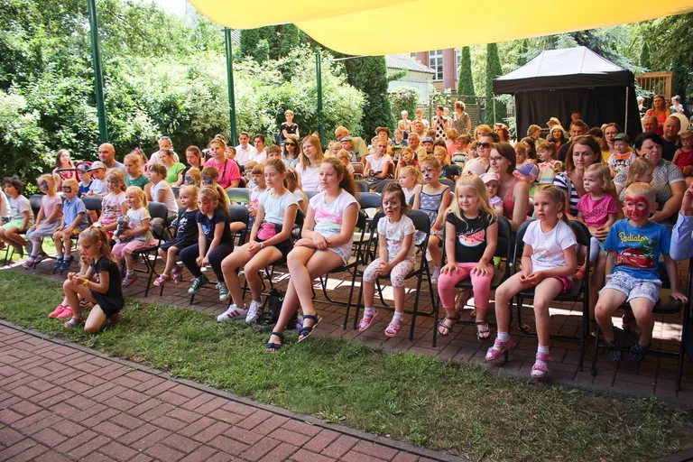"Siedmiomilowe buty" na letniej scenie biblioteki (zdjęcia)
