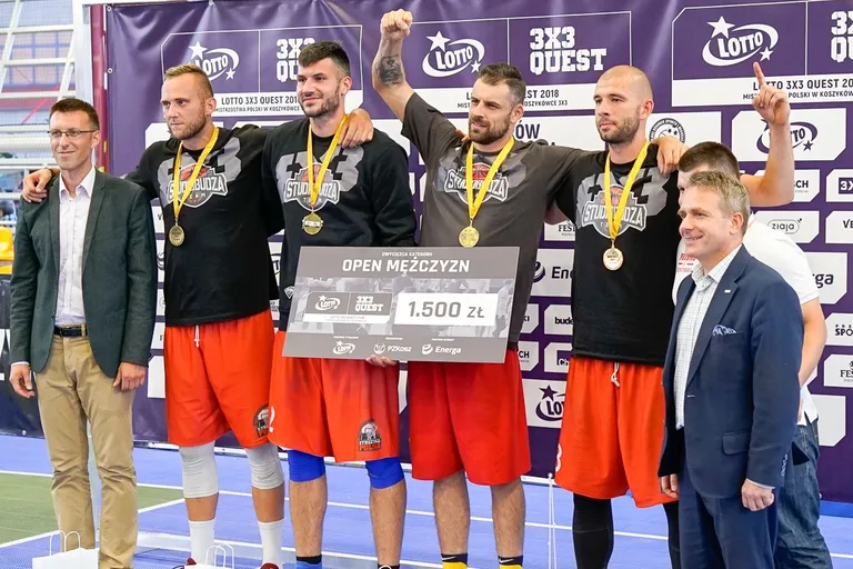 Studio Budza wygrywa turniej 3x3 w Ostrowi Maz. (zdjęcia, wideo)