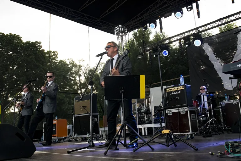 Koncert zespołu Chrząszcze podczas dni miasta (zdjęcia, wideo)