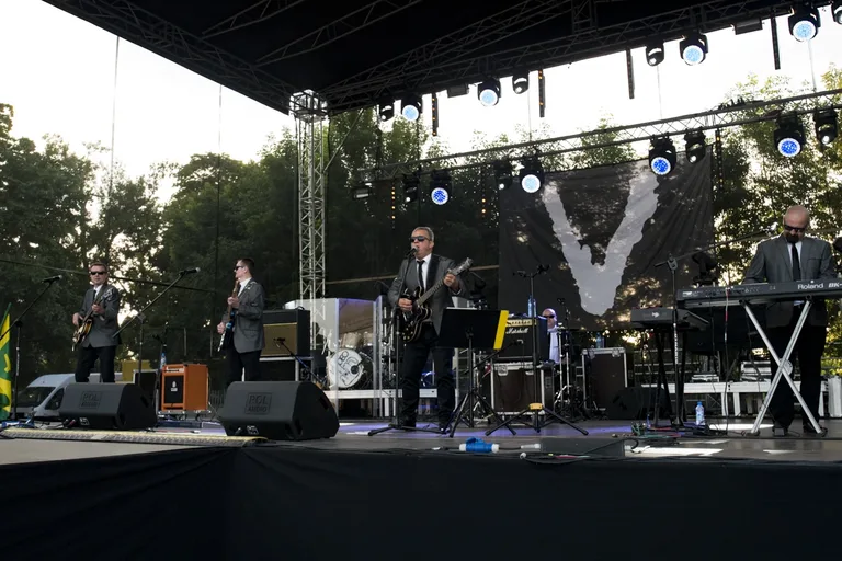 Koncert zespołu Chrząszcze podczas dni miasta (zdjęcia, wideo)