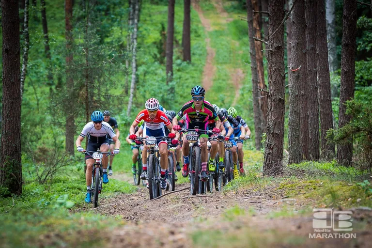 Kolarski peleton w Długosiodle (zdjęcia)