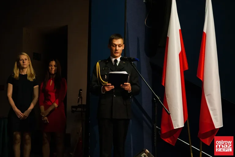 Odznaczenia i awanse dla strażaków (zdjęcia, wideo, lista odznaczonych)