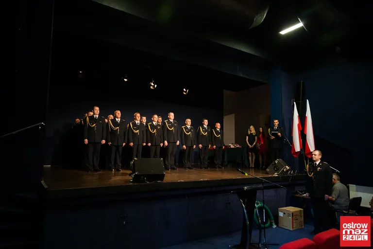 Odznaczenia i awanse dla strażaków (zdjęcia, wideo, lista odznaczonych)