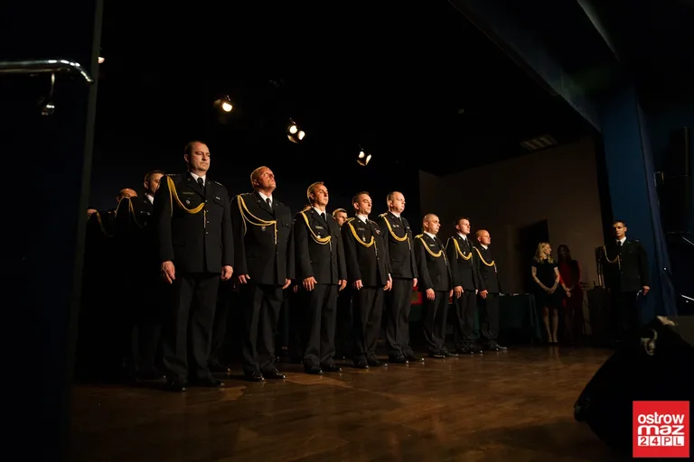 Odznaczenia i awanse dla strażaków (zdjęcia, wideo, lista odznaczonych)