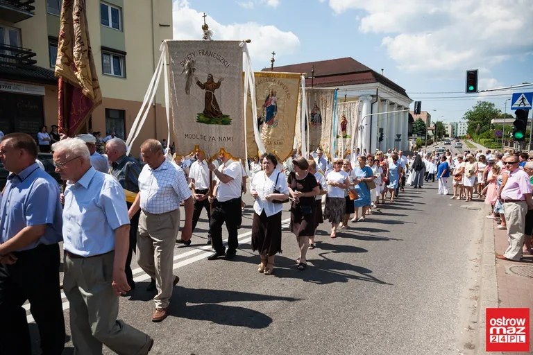 Procesje Najświętszego Ciała i Krwi Chrystusa przeszły ulicami miasta (zdjęcia, wideo)