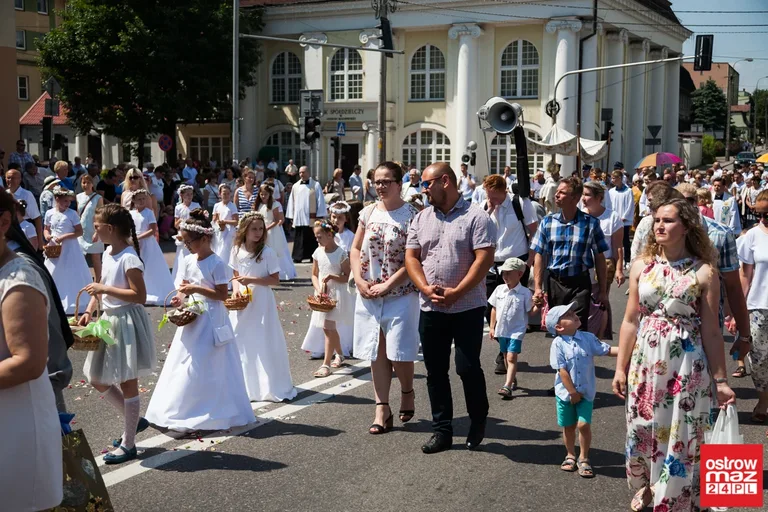 Procesje Najświętszego Ciała i Krwi Chrystusa przeszły ulicami miasta (zdjęcia, wideo)