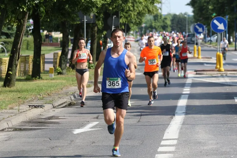 Półmaraton Kurpiowski za nami. Dąbrowski zwycięża, Gawkowski dwudziesty (zdjęcia, wideo)