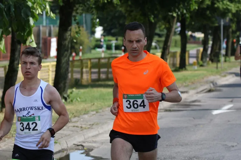 Półmaraton Kurpiowski za nami. Dąbrowski zwycięża, Gawkowski dwudziesty (zdjęcia, wideo)