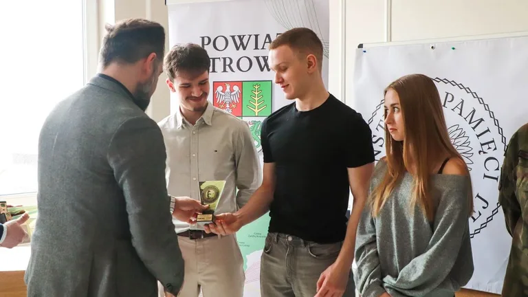 Wręczenie statuetek laureatom Turnieju Strzeleckiego im. ppor. Aleksandra Kuleszy (zdjęcia, wideo)