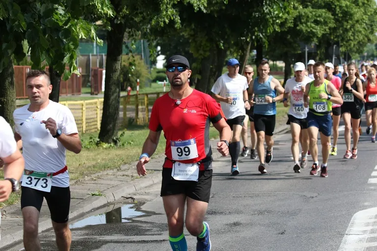 Półmaraton Kurpiowski za nami. Dąbrowski zwycięża, Gawkowski dwudziesty (zdjęcia, wideo)