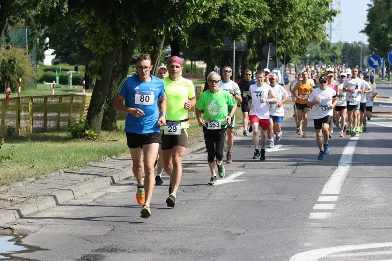Półmaraton Kurpiowski za nami. Dąbrowski zwycięża, Gawkowski dwudziesty (zdjęcia, wideo)
