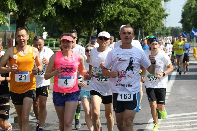 Półmaraton Kurpiowski za nami. Dąbrowski zwycięża, Gawkowski dwudziesty (zdjęcia, wideo)