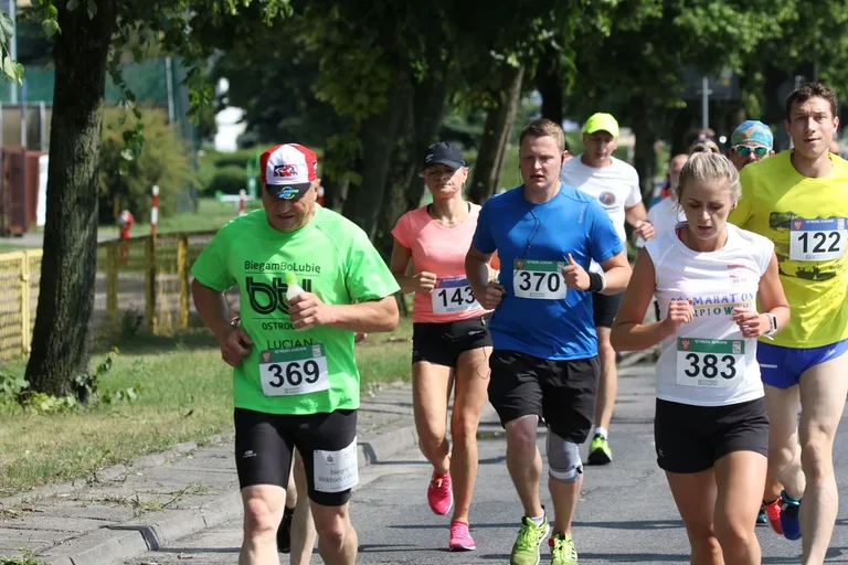 Półmaraton Kurpiowski za nami. Dąbrowski zwycięża, Gawkowski dwudziesty (zdjęcia, wideo)