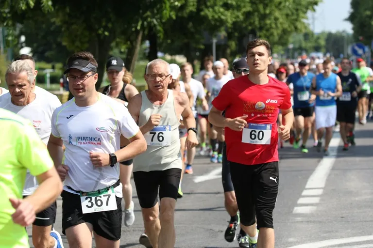 Półmaraton Kurpiowski za nami. Dąbrowski zwycięża, Gawkowski dwudziesty (zdjęcia, wideo)