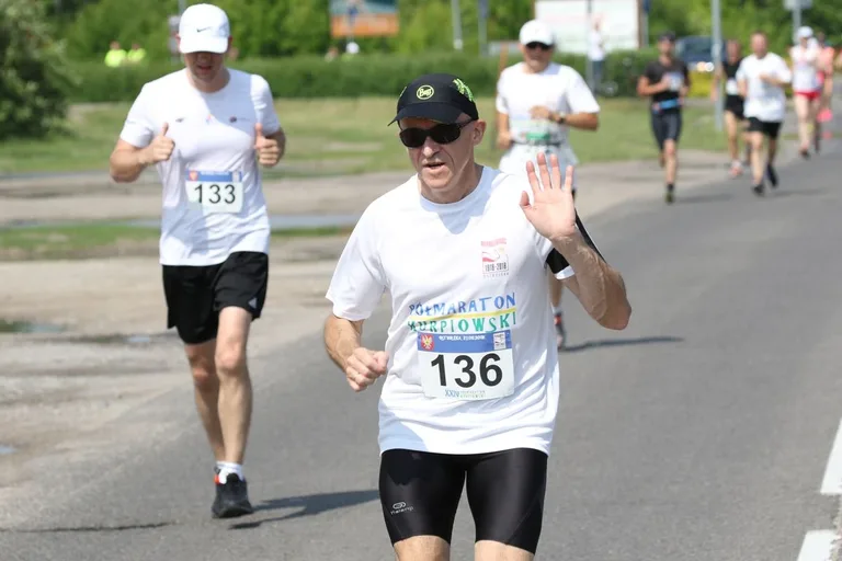 Półmaraton Kurpiowski za nami. Dąbrowski zwycięża, Gawkowski dwudziesty (zdjęcia, wideo)