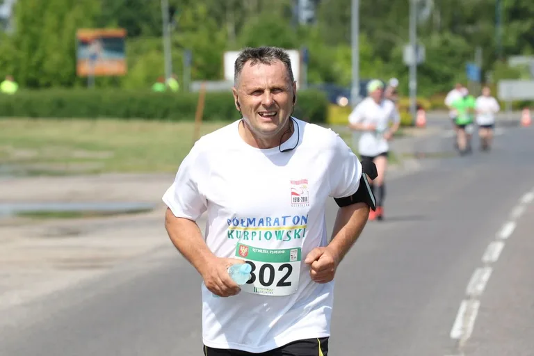 Półmaraton Kurpiowski za nami. Dąbrowski zwycięża, Gawkowski dwudziesty (zdjęcia, wideo)