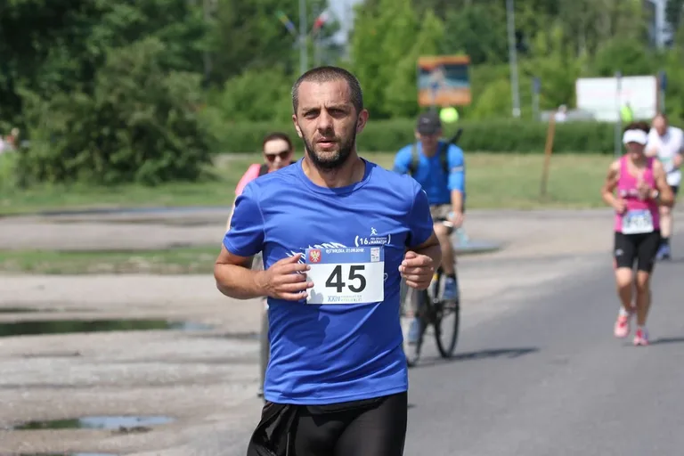 Półmaraton Kurpiowski za nami. Dąbrowski zwycięża, Gawkowski dwudziesty (zdjęcia, wideo)