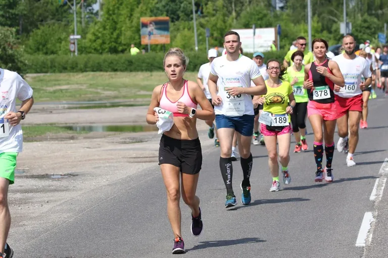 Półmaraton Kurpiowski za nami. Dąbrowski zwycięża, Gawkowski dwudziesty (zdjęcia, wideo)
