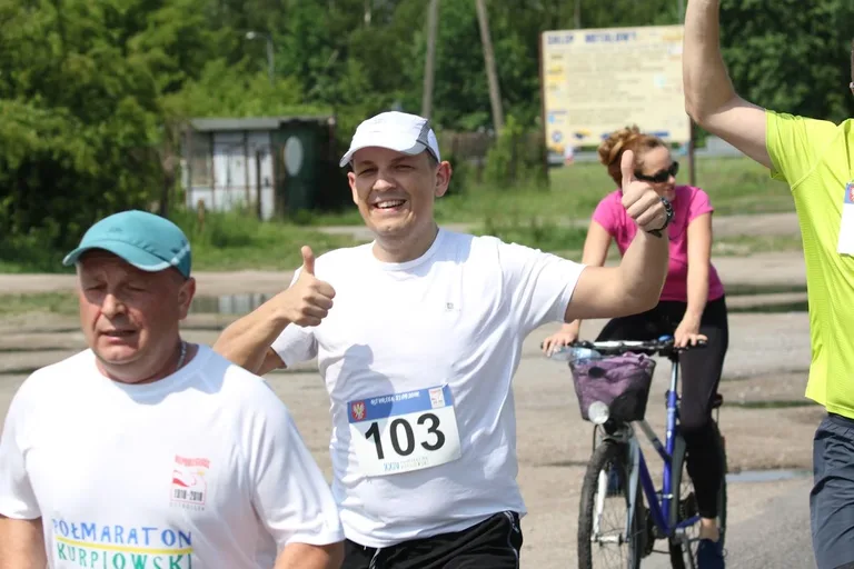 Półmaraton Kurpiowski za nami. Dąbrowski zwycięża, Gawkowski dwudziesty (zdjęcia, wideo)