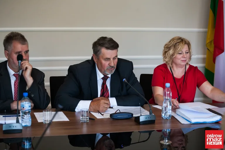 O bezpieczeństwie na sesji rady powiatu (zdjęcia, wideo)