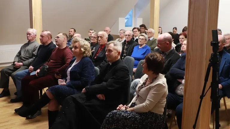 "Dobrze dla Ostrowi zasłużeni". Wieczór wspomnień w miejskiej bibliotece (zdjęcia)