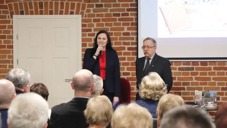 "Dobrze dla Ostrowi zasłużeni". Wieczór wspomnień w miejskiej bibliotece (zdjęcia)