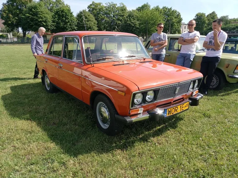 Zlot pojazdów klasycznych i zabytkowych w "Rubinku" (zdjęcia)