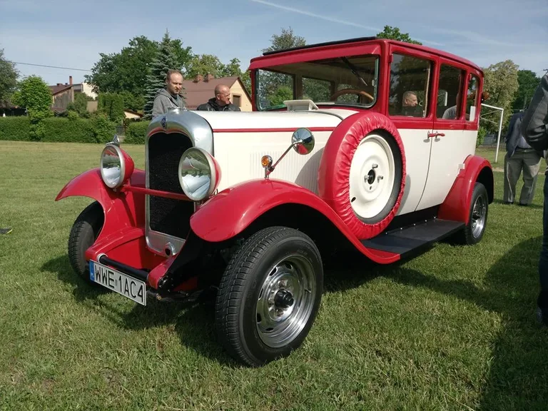 Zlot pojazdów klasycznych i zabytkowych w "Rubinku" (zdjęcia)