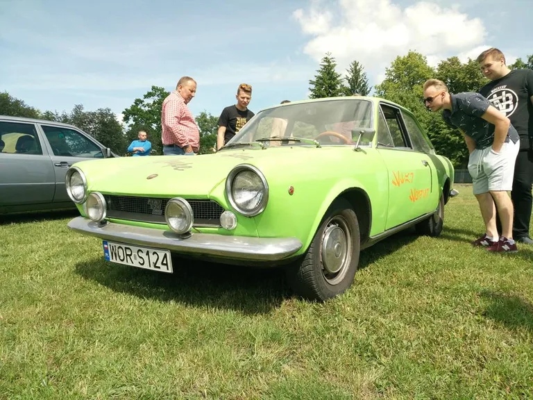 Zlot pojazdów klasycznych i zabytkowych w "Rubinku" (zdjęcia)
