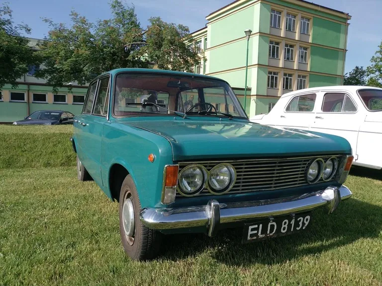 Zlot pojazdów klasycznych i zabytkowych w "Rubinku" (zdjęcia)