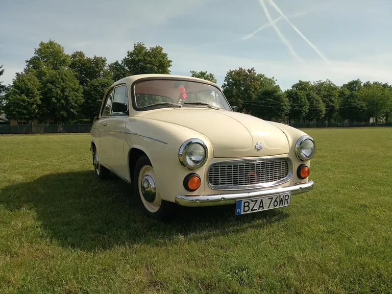 Zlot pojazdów klasycznych i zabytkowych w "Rubinku" (zdjęcia)