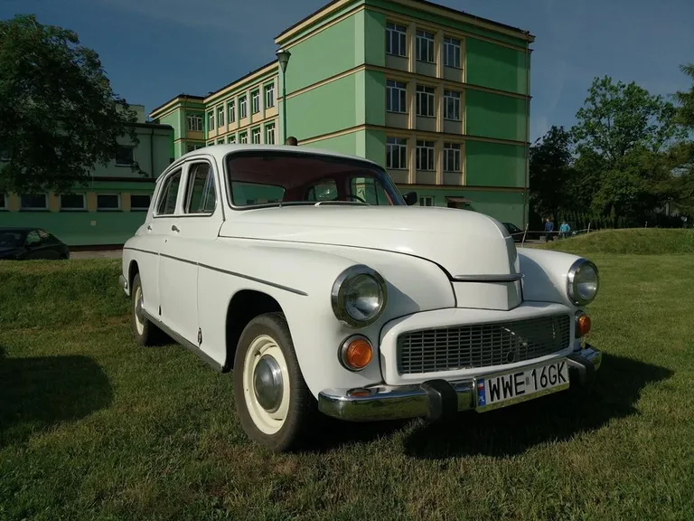 Zlot pojazdów klasycznych i zabytkowych w "Rubinku" (zdjęcia)