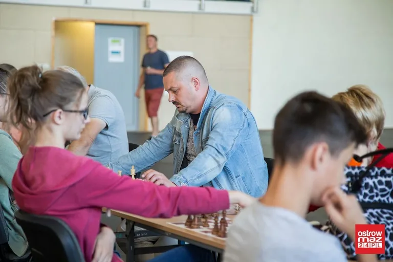 Szachiści walczyli o puchar burmistrza (zdjęcia, wideo)